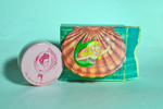 Photo © - miniature the pearl of hair cremes US purse size   de Dusharme prix = 3 €