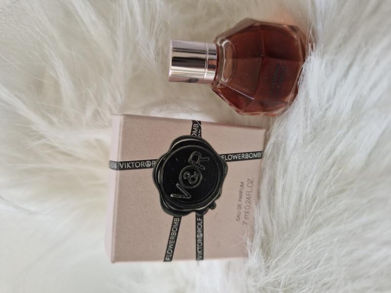 Miniatures Miniature de parfum pour collection
Flower Bomb