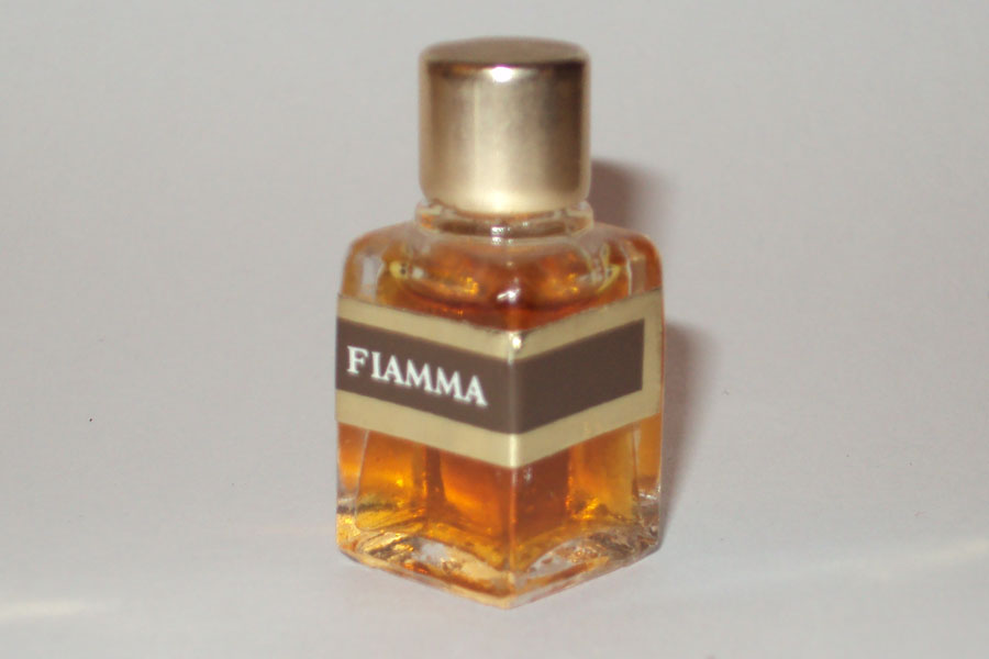 Fiamma 2 ml  66.7 ° Hauteur 3.3 cm de Borghese 